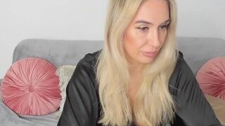 Angellyque nude on webcam in her Live Sex Chat