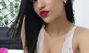 Diamond_phoe naked before webcam in live video chat