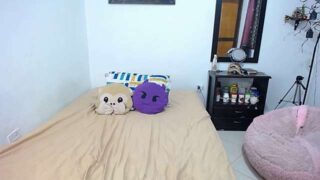 domi_alighieri naked stripping on cam for live sex video chat