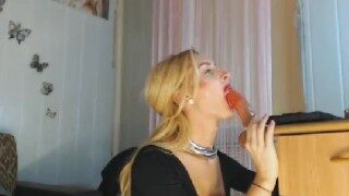 Elegant shemale in the hunt for cock