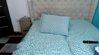 ella_bOObs naked stripping on cam for live sex video chat