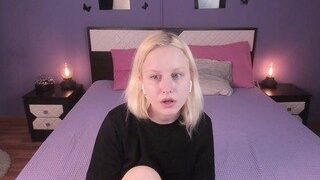 elzaned nude on webcam in her Live Sex Chat