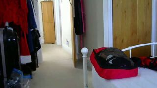 JuicyJoolz naked stripping on cam for live sex video chat