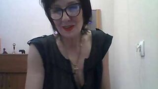 LaliaMia naked stripping on cam for live sex video chat