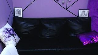 leilariver nude on webcam in her Live Sex Chat