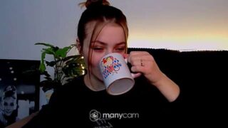 Lolaa_Kim naked stripping on cam for live sex video chat