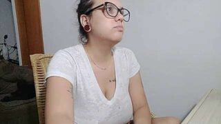 Maryqueen45 naked stripping on cam for live sex video chat