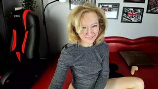Mia_Wintermood naked stripping on cam for live sex video chat