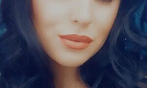 MIssMazeStar naked before webcam in live video chat