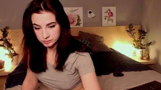 Molly_Peach naked stripping on cam for live sex video chat