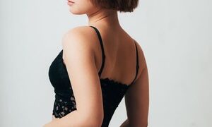 Nora_nash naked before webcam in live video chat