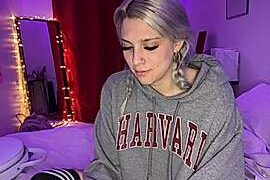 queenxlexy naked stripping on cam for live sex video chat