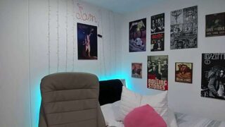 samantha_dee naked stripping on cam for live sex video chat