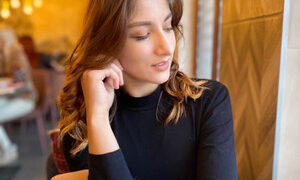 SandraHydeXO naked before webcam in live video chat