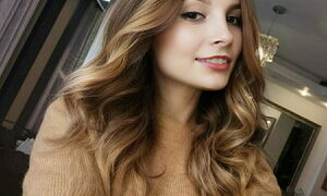 Sellena_Girl naked before webcam in live video chat