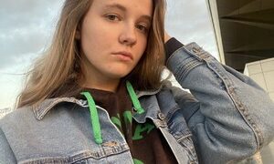 SweetMilkis naked before webcam in live video chat