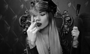 VanessaCollen naked before webcam in live video chat