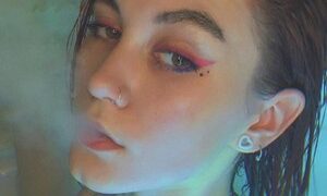 Viola_May naked before webcam in live video chat