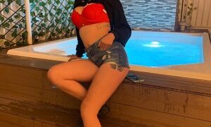 Violette_snow naked before webcam in live video chat