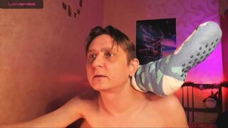 WeliosCouple naked stripping on cam for live sex video chat