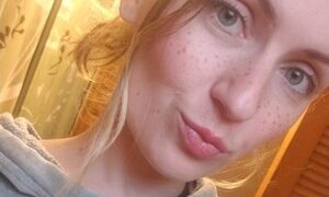 WildflowerEm naked before webcam in live video chat