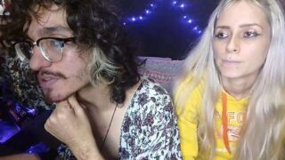 DaisyElobinho naked stripping on cam for live sex video chat
