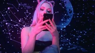 Lilith_Key naked stripping on cam for live sex video chat