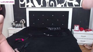 RoughSlutsX naked stripping on cam for live sex video chat