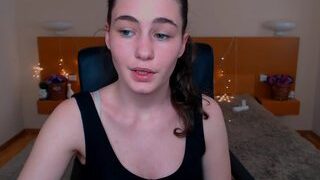 yoursunshine nude on webcam in her Live Sex Chat