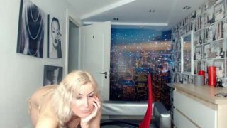 della__ naked stripping on cam for live sex video chat