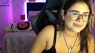 GeovannaBecker naked stripping on cam for live sex video chat