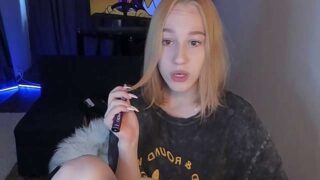 lyrics_lili naked stripping on cam for live sex video chat