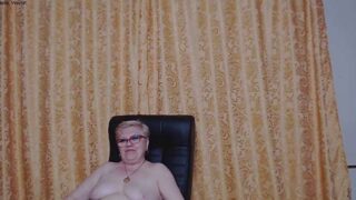 sweetLynette naked stripping on cam for live sex video chat