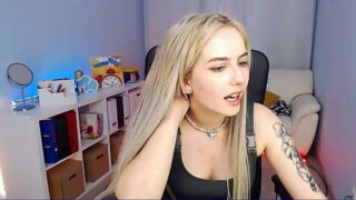 Umilim naked stripping on cam for live sex video chat