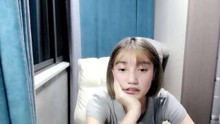 AlisaJing naked stripping on cam for live sex video chat