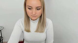 Bb-Karolina naked stripping on cam for live sex video chat