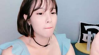 __Belle__ naked stripping on cam for live sex video chat