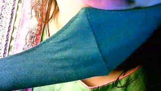 Cute_Taniya naked stripping on cam for live sex video chat