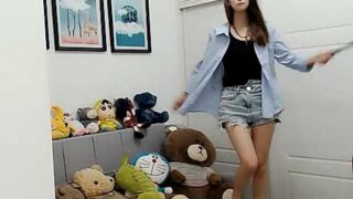 Einis-Baby naked stripping on cam for live sex video chat