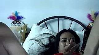 enjoy-thai-lady naked stripping on cam for live sex video chat