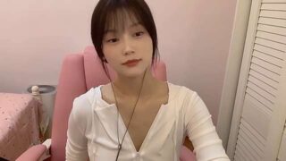Insgir naked stripping on cam for live sex video chat
