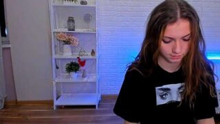 Lolla_Wood naked stripping on cam for live sex video chat