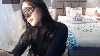 Melaniebaker naked stripping on cam for live sex video chat