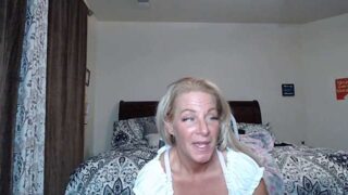 samantha71078 naked stripping on cam for live sex video chat