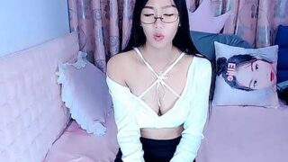_SchoolGirl_EIIie naked stripping on cam for live sex video chat