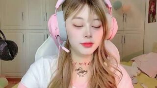 Seraphine_01 naked stripping on cam for live sex video chat
