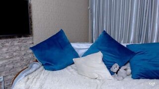 simaesthetic naked stripping on cam for live sex video chat