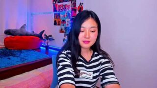 Sinceeere naked stripping on cam for live sex video chat