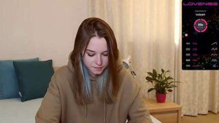 Alise_bliss naked stripping on cam for live sex video chat