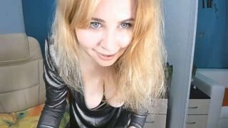 BUSTYVi naked stripping on cam for live sex video chat